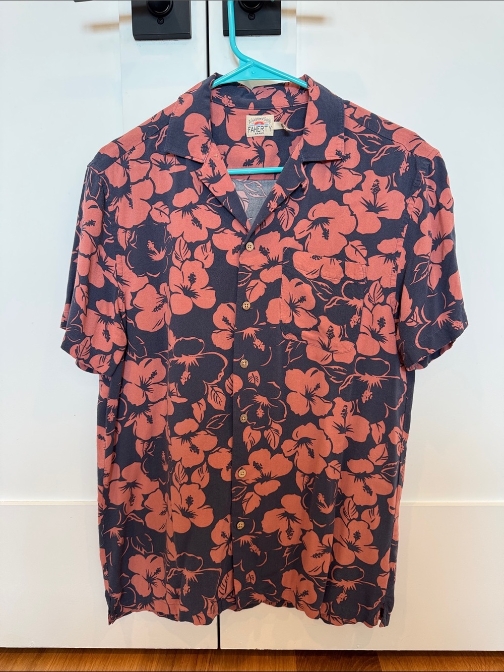 Faherty Kona Vintage Inspired Hawaiian Tropical Men’s Rayon Shirt Size Small